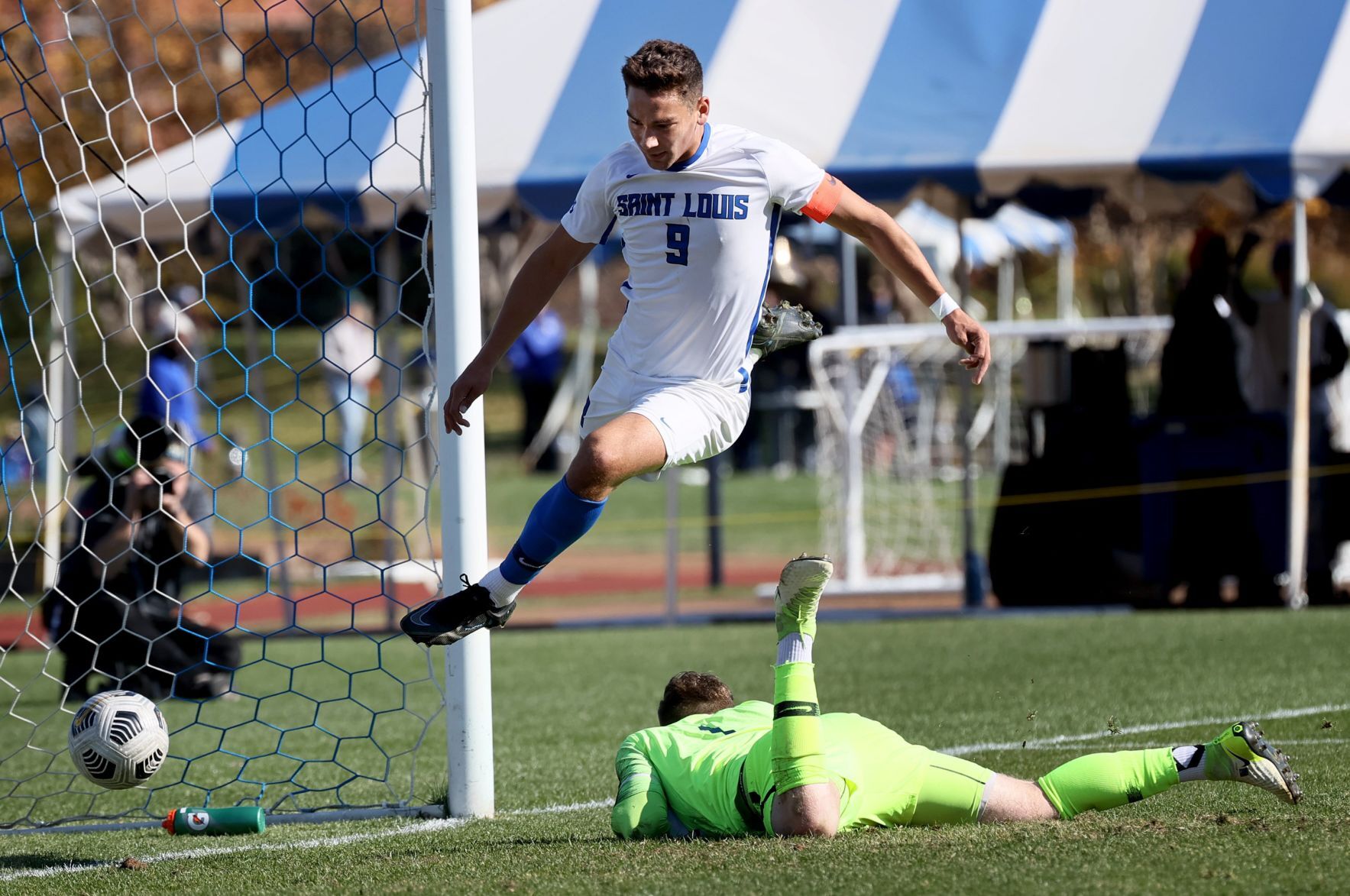 Duquesne vs St. Louis University